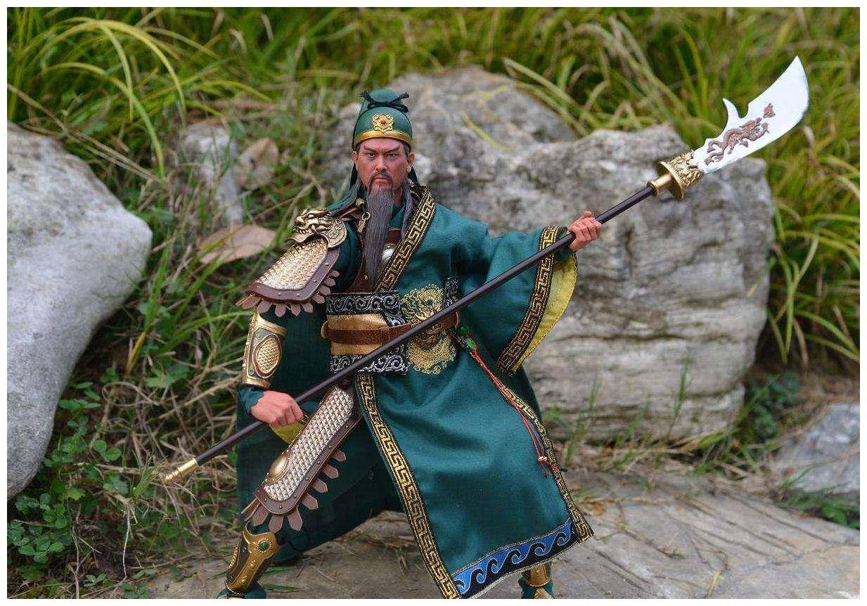 三国演义最重的五把武器,吕布看到排名都得笑哭_青龙偃月刀_大刀_关公