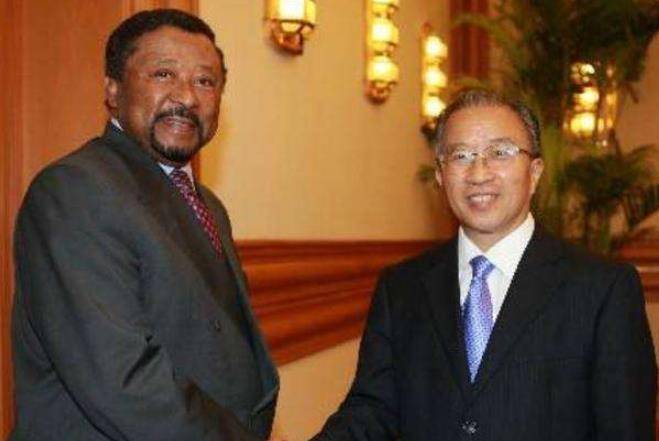 一位温州人的儿子在非洲"当选"总统,多次回中国省亲,还不想走_加蓬