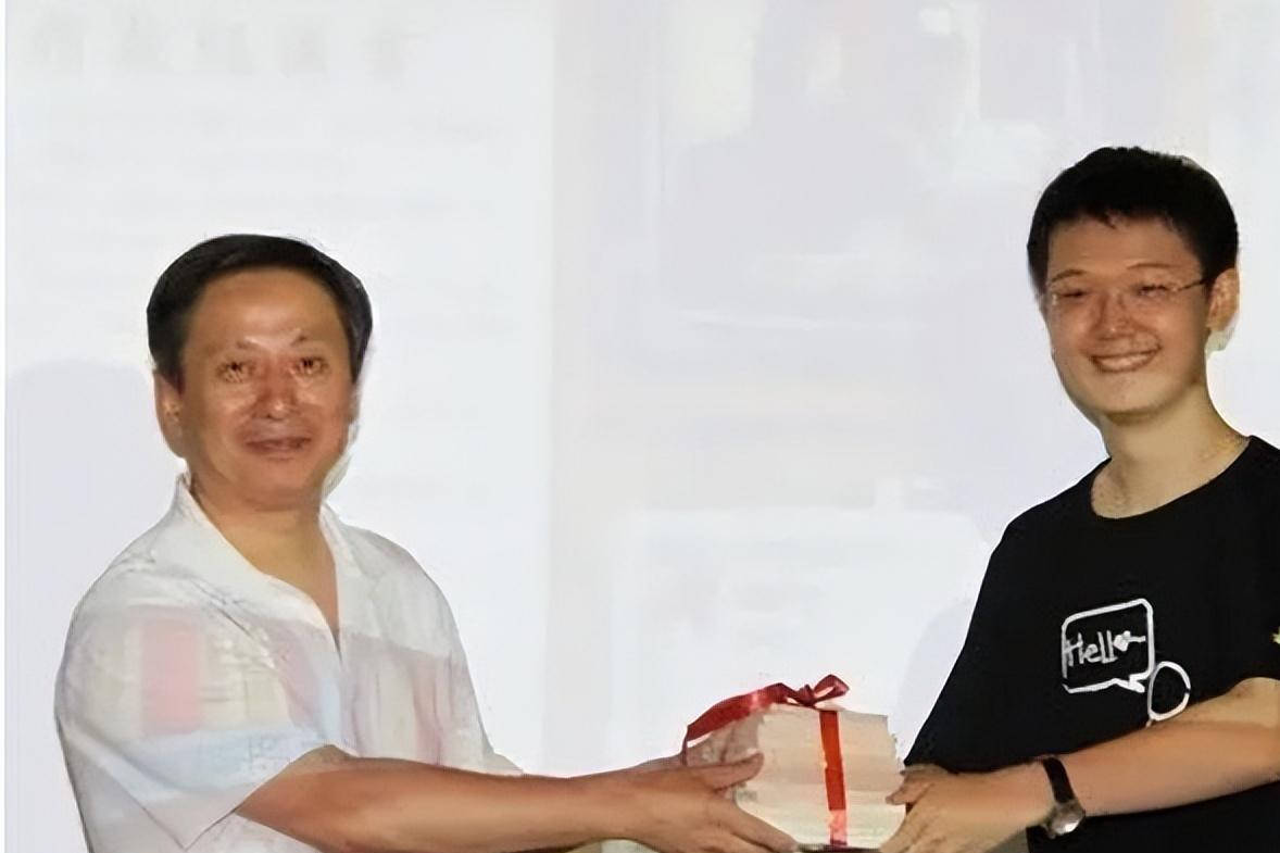 在麻省理工学院学习期间,李泰伯并没有因此懈怠,反而更加努力,成绩照