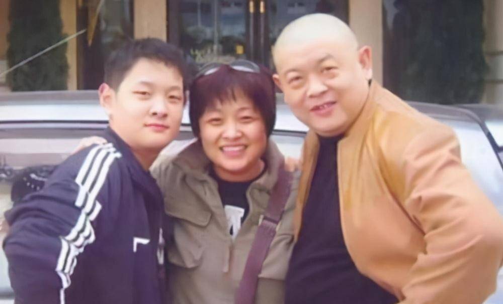 幸运傅子恩:父亲傅彪患癌去世后,葛优把他养大,债务冯小刚全包