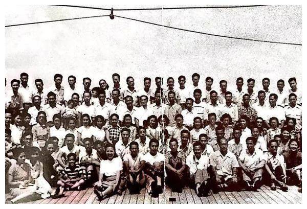 1950年8月,傅鹰,叶笃正,涂光炽,余国琮,邓稼先,庄逢甘等128人在"