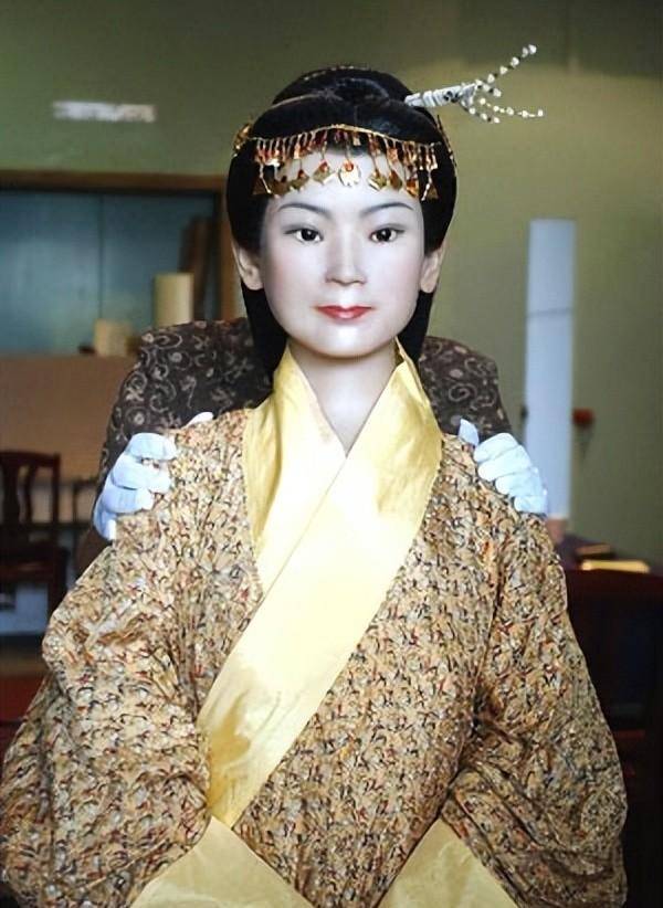 马王堆出土竹简,记载黄帝与蚩尤的真实历史,揭开4000年前的骗局_辛追
