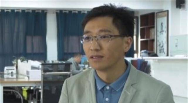 13年前汶川地震,四川小伙救助一个外国女孩,13年后两人再次相见_蒋伟