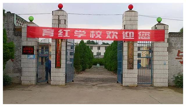 1976年唐山大地震,那个从废墟中救出来的婴儿,如今怎么样了?