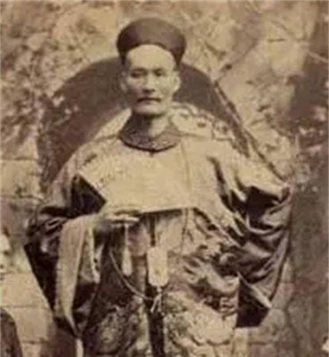 清朝巨人詹世钗,娶英国妻子,身高约2米7,子女后来生活如何?