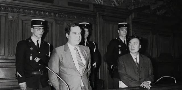 交往十八年才知非女性,最终二人如何了局_时佩璞_布尔西科_我国