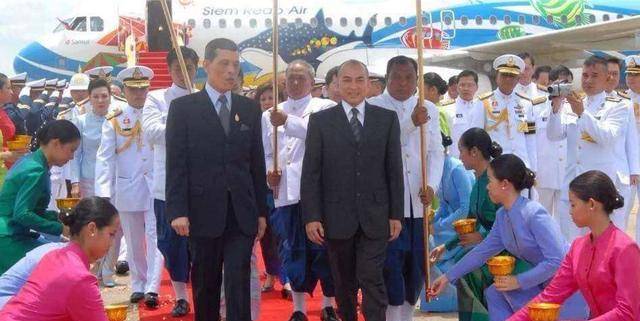 西哈莫尼国王有多英俊?看看相片就知道了,有图有真相