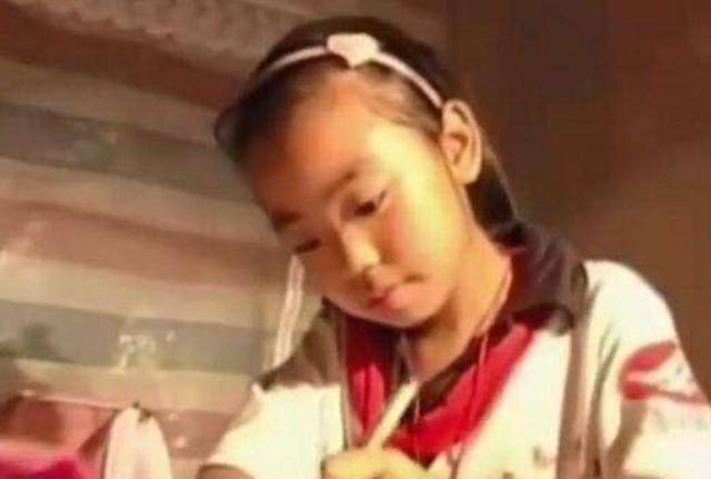 12年前,在汶川地震中失去右手的独臂女孩李欣雨,今年高考625分