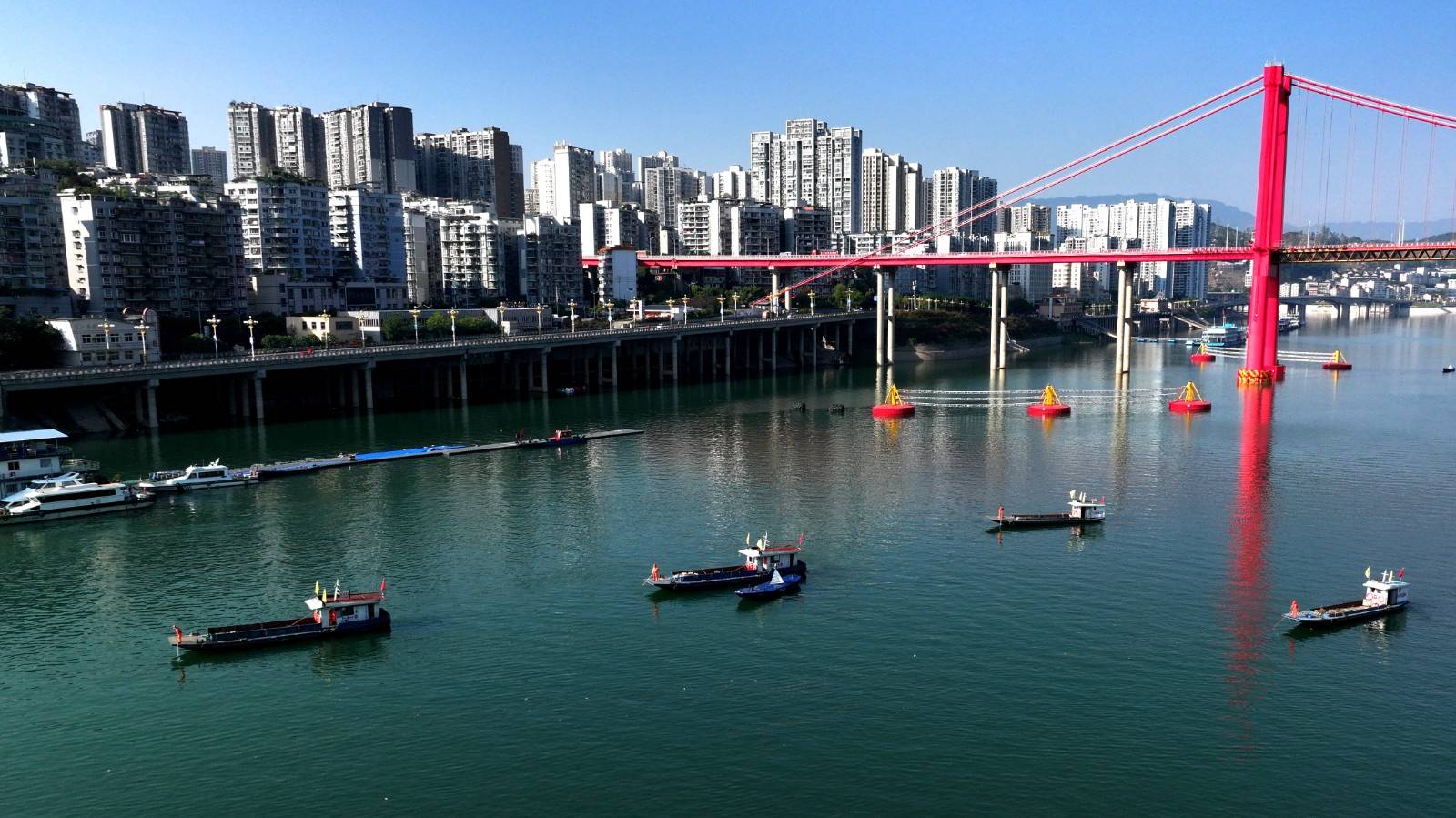 重庆忠县:清漂,保洁结合 江河风光如画