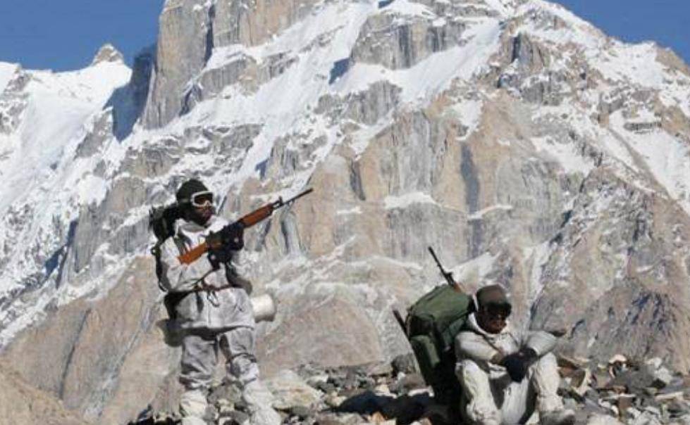 印度士兵自杀!二十年自杀损失一个独立团,印度军人为何这么难?