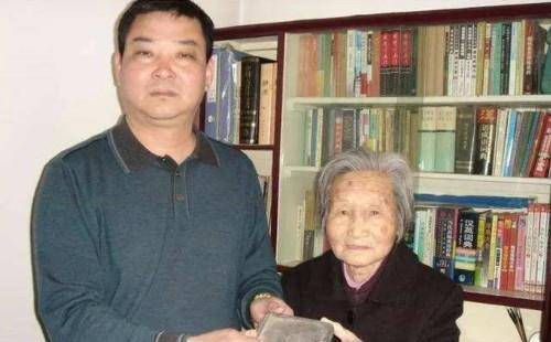 杨靖宇年仅35岁牺牲,儿子12年后才见到父亲遗体,后人如今怎样?