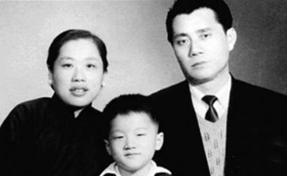 他决定带陈志平夫妻走,经过思虑,陈志平将儿子陈港生托付到于占元的