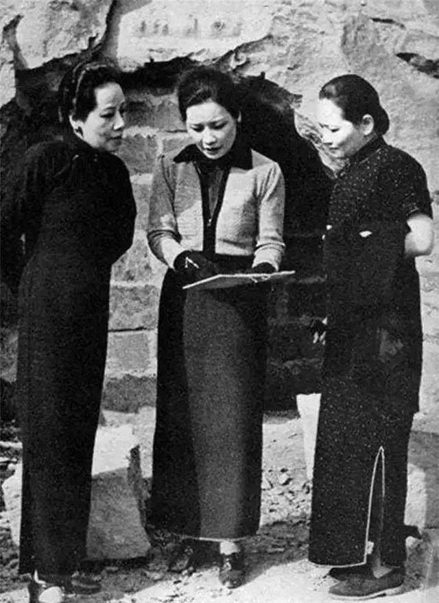 他们的影响力堪比今日之巨星,大女儿宋霭龄与孔祥熙联姻,富甲天下;二