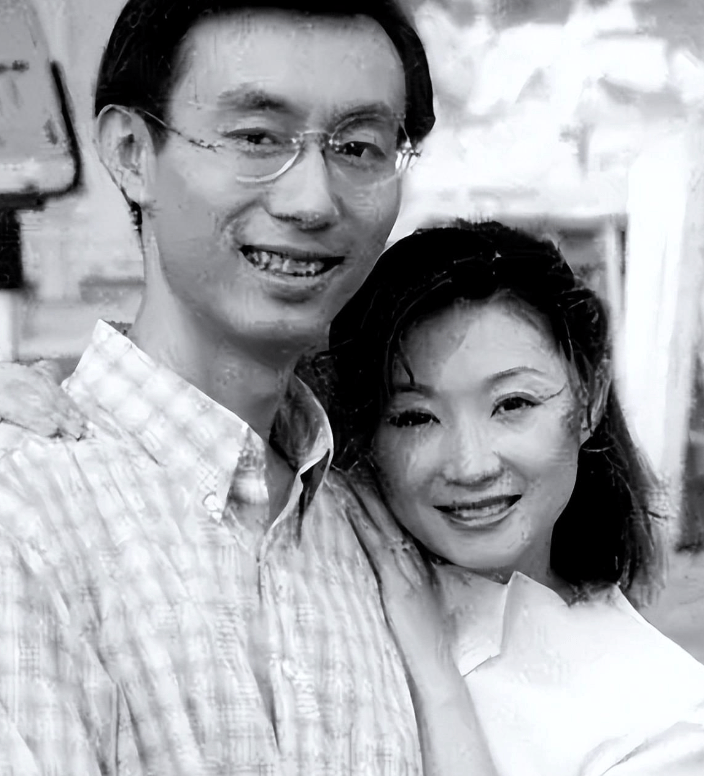 回顾:带着儿子二婚嫁给张译,如今18年过去,这才知道她嫁的多值_钱琳琳