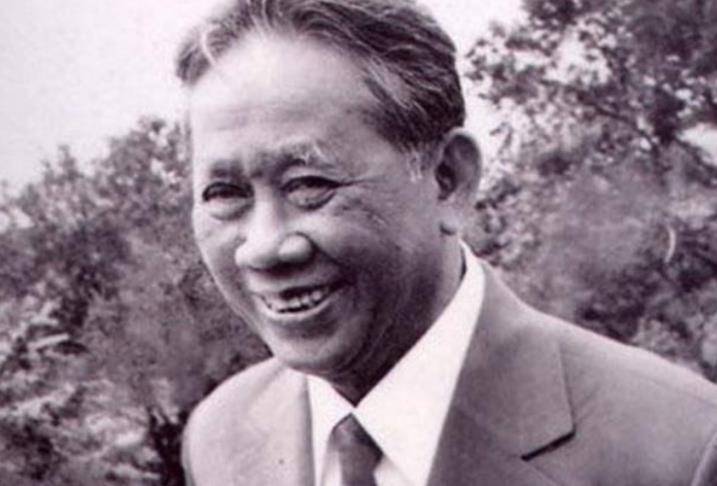 原创1981年,越军飞行员乔清陆,携9名同伴驾机投奔中国,最后怎样了