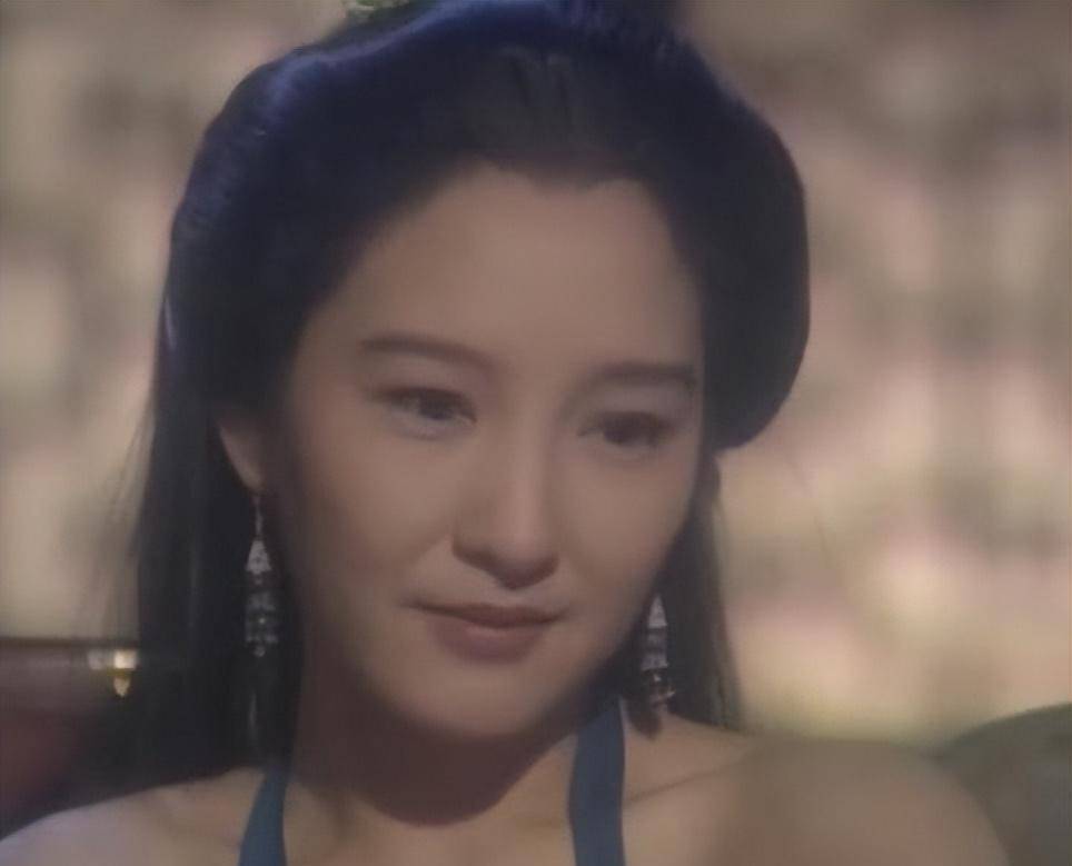 因丈夫马大元不肯揭穿,所以伙同白世镜害死马大元,勾结全冠清,徐长老