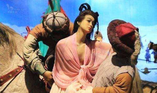 金军在撤离开封时,分批把这些俘虏押解至金国御寨.