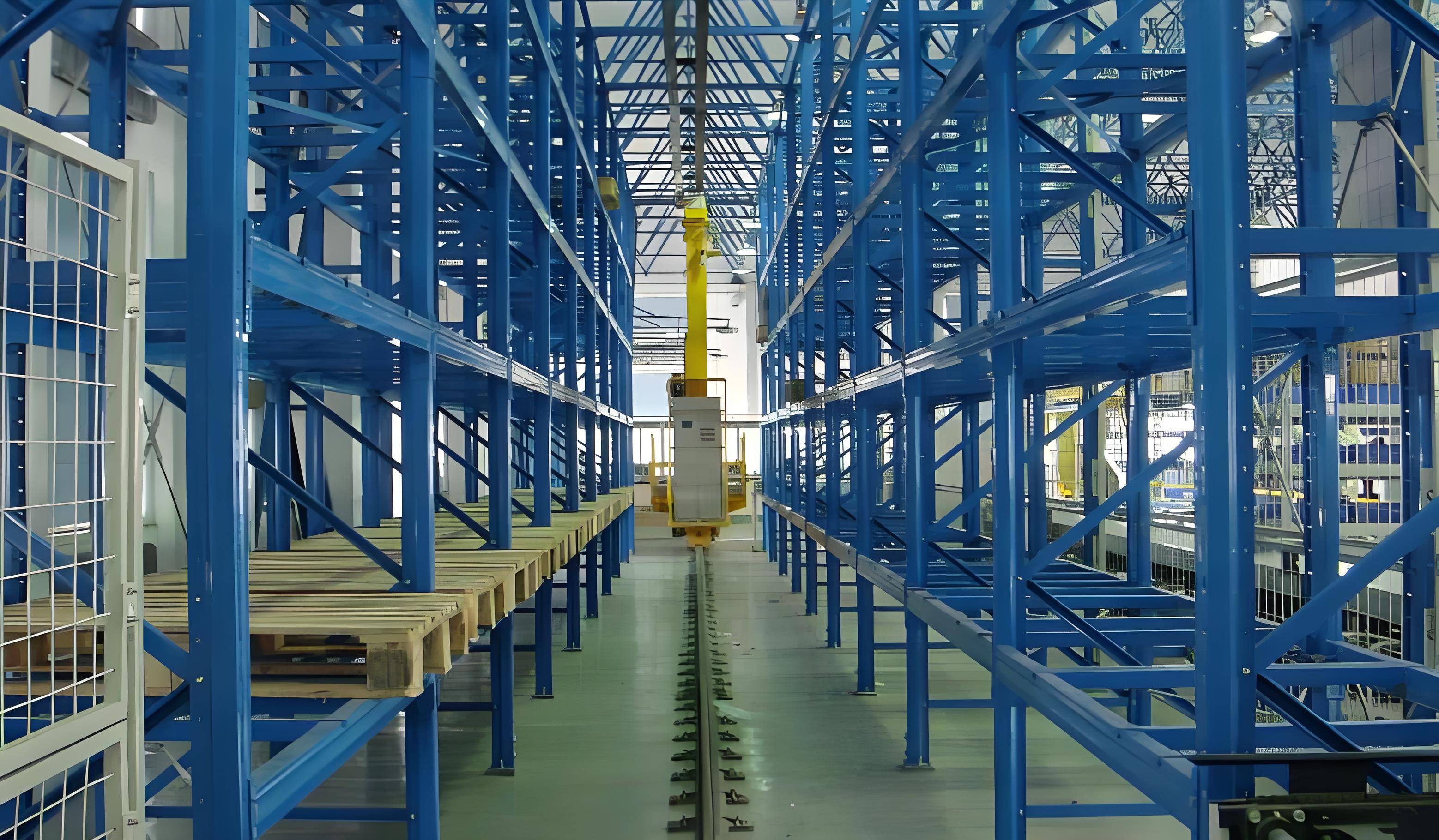 托盘堆垛机在哪些仓库使用比较合适?