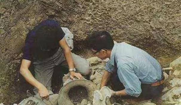 内蒙古发现契丹古墓,墓中是辽代公主,生前竟然被灌入大量水银