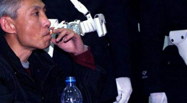 他是东北有名的黑老大,曾霸占明星,狠起来连自己都敢砍_乔四_哈尔滨