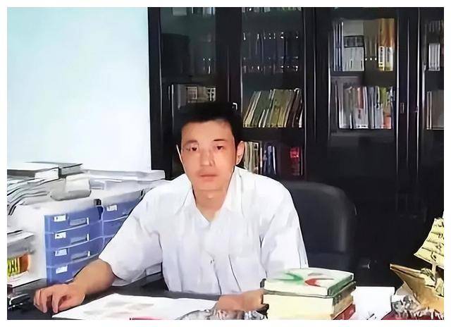 山西土皇帝陈鸿志:挖书记祖坟,扇县长耳光,名下房产有341套!