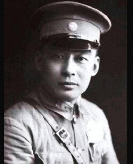 1955年毛主席审阅元帅名单，看到贺龙名字时笑道：他可是个好配角_人民解放军_陕北_延安
