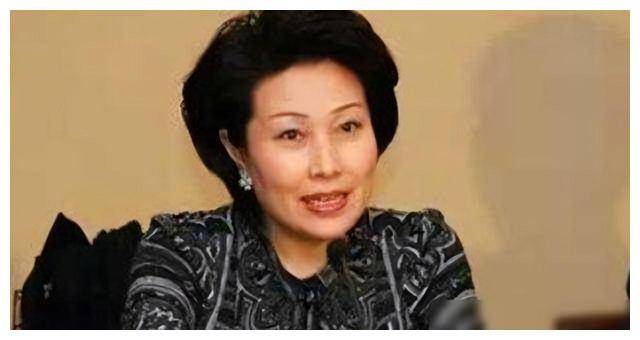 富婆陈金霞:40岁成寡妇,继承70亿,12年赚300亿,低调捐科技馆_魏东_金