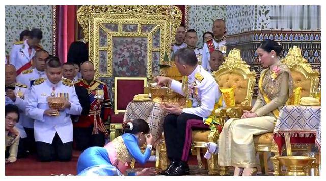 泰国国王在泰国是个什么存在:权力与象征的交织