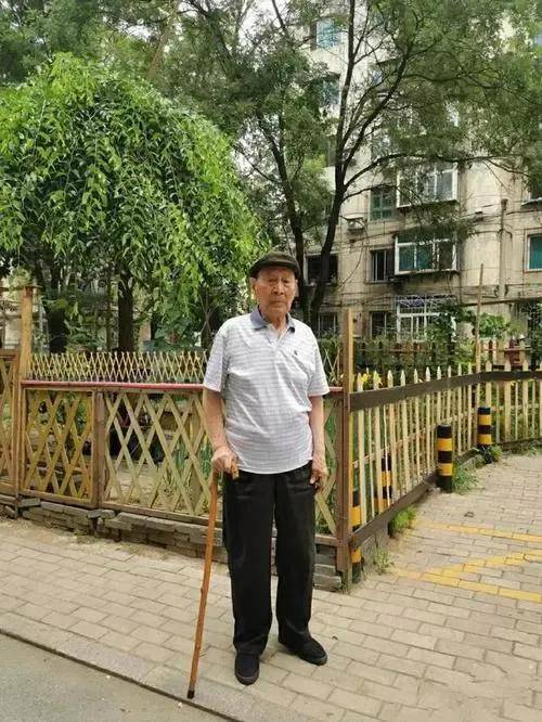 22岁小伙打死70岁老兵图片