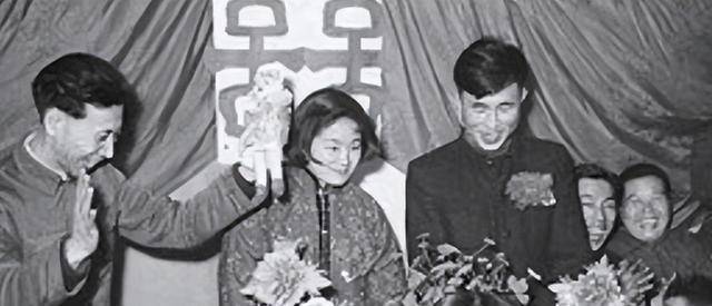 观影时突然大哭,指着荧幕她是我失散6年的妻子_冯学永_李秀英_生活