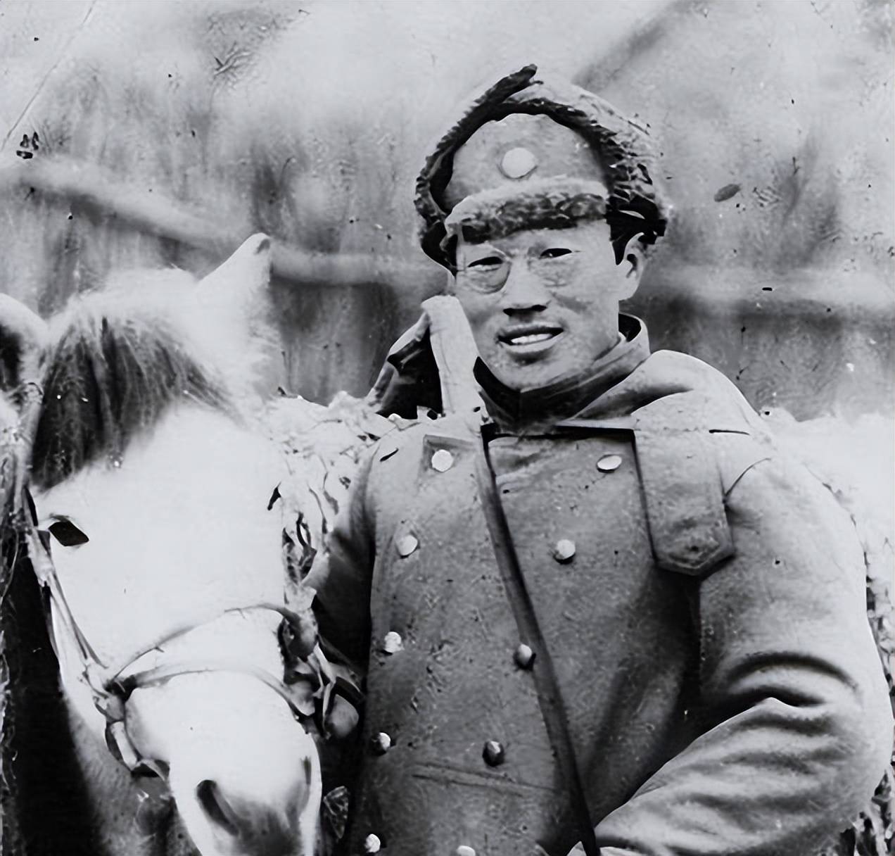 开国中将万毅:曾是张学良的心腹爱将,1959年却因支持彭德怀被撤职