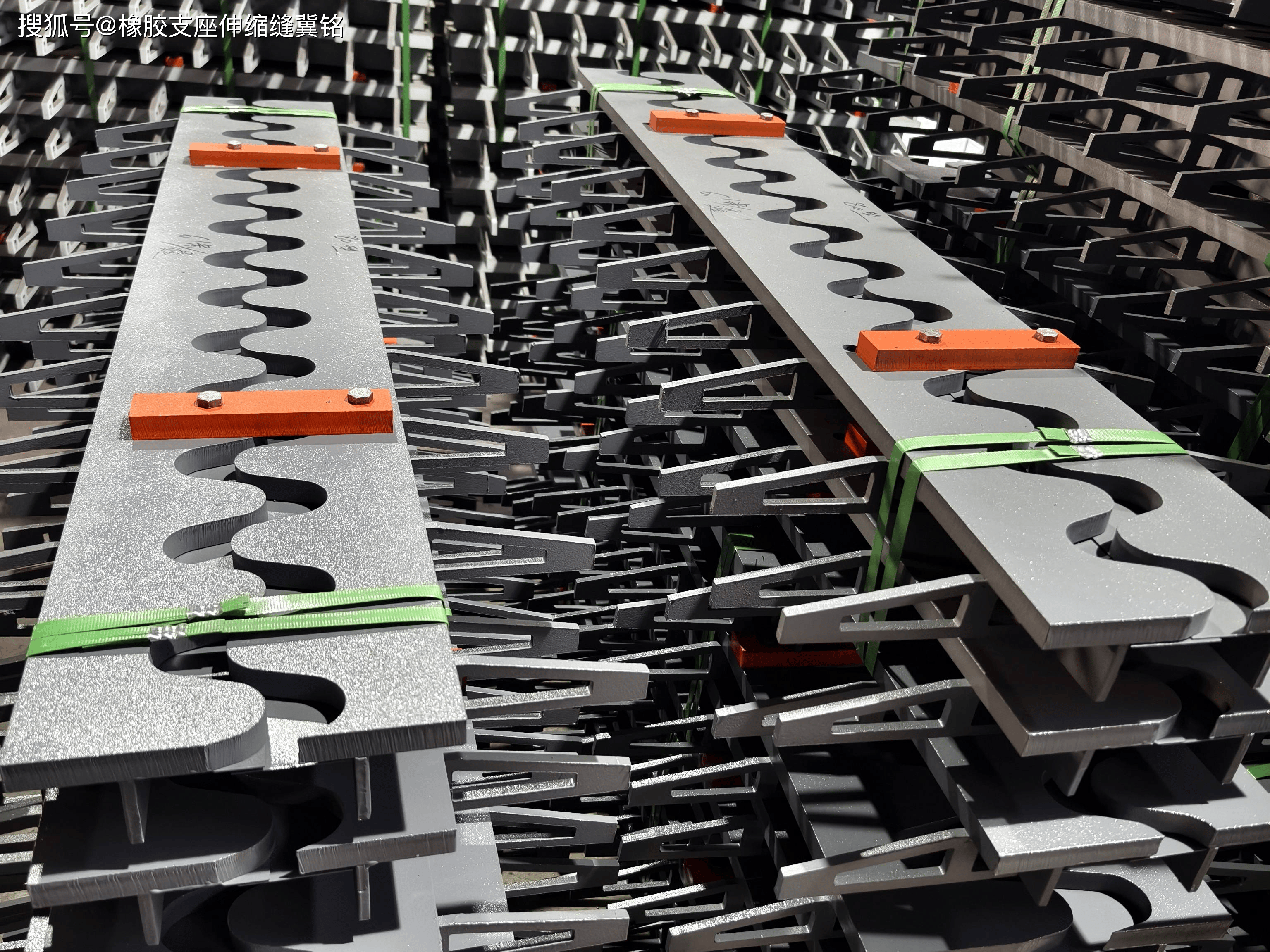 桥梁梳齿板伸缩缝a高速公路桥梁路面抗震缓震用d160型梳齿板式伸缩缝a