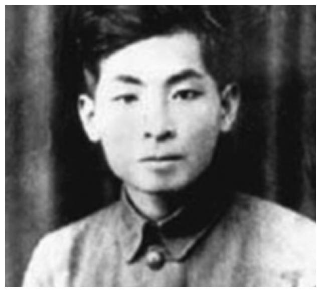 44年叶飞去牙医诊所看病，看到墙上的字画回来后急令：抓捕老医生_特务_飞将军_中国