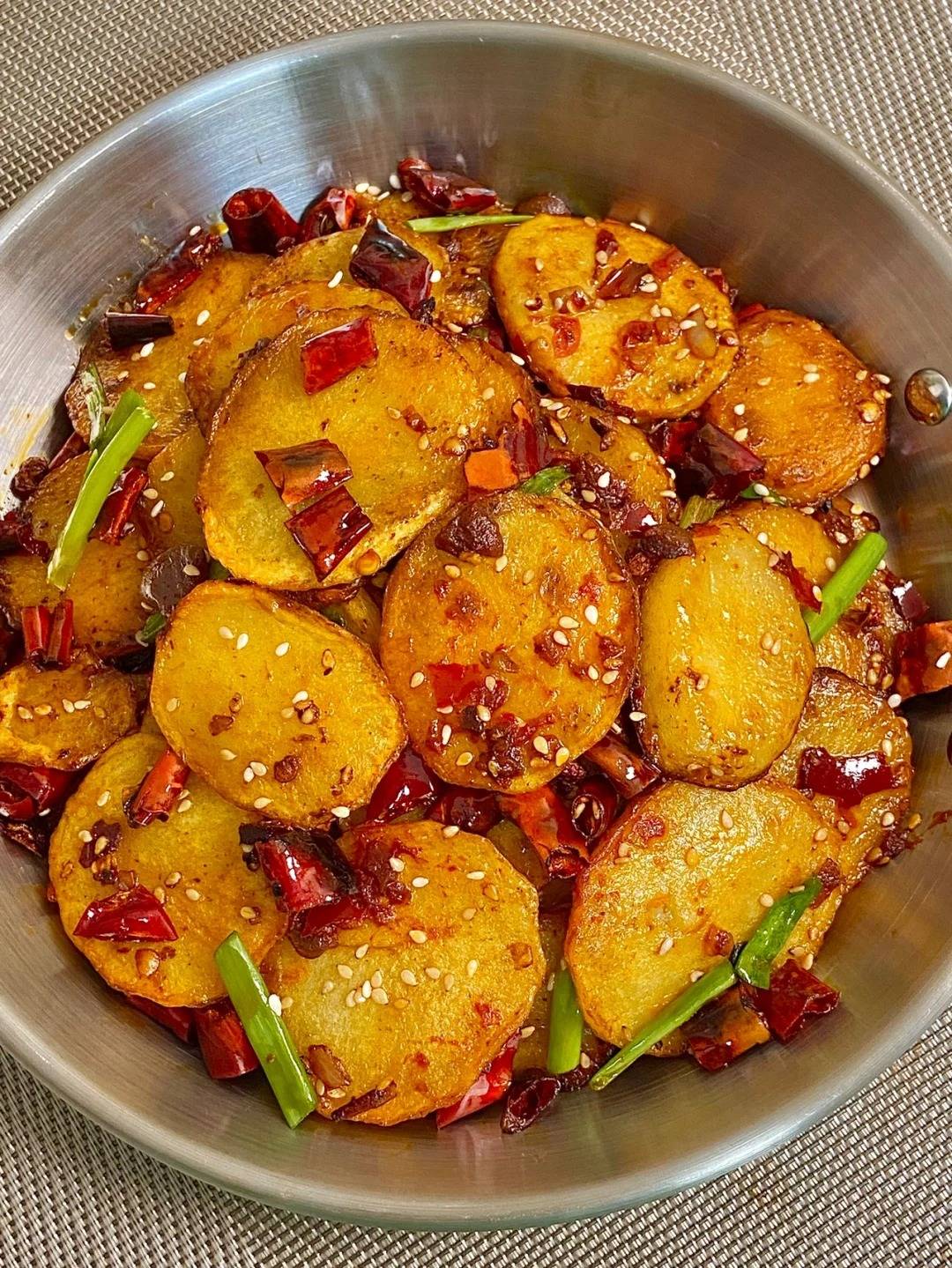 用2块钱土豆做出惊艳全家的美食,快来学习这个绝招