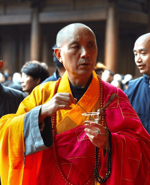 “开光”到底是什么意思?寺庙开过光的东西,真的灵吗?_物品_佛珠_佛像