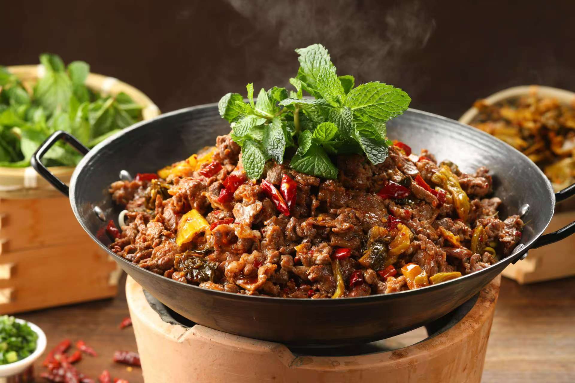 牛肉干锅香,吕文眼的城市暖光