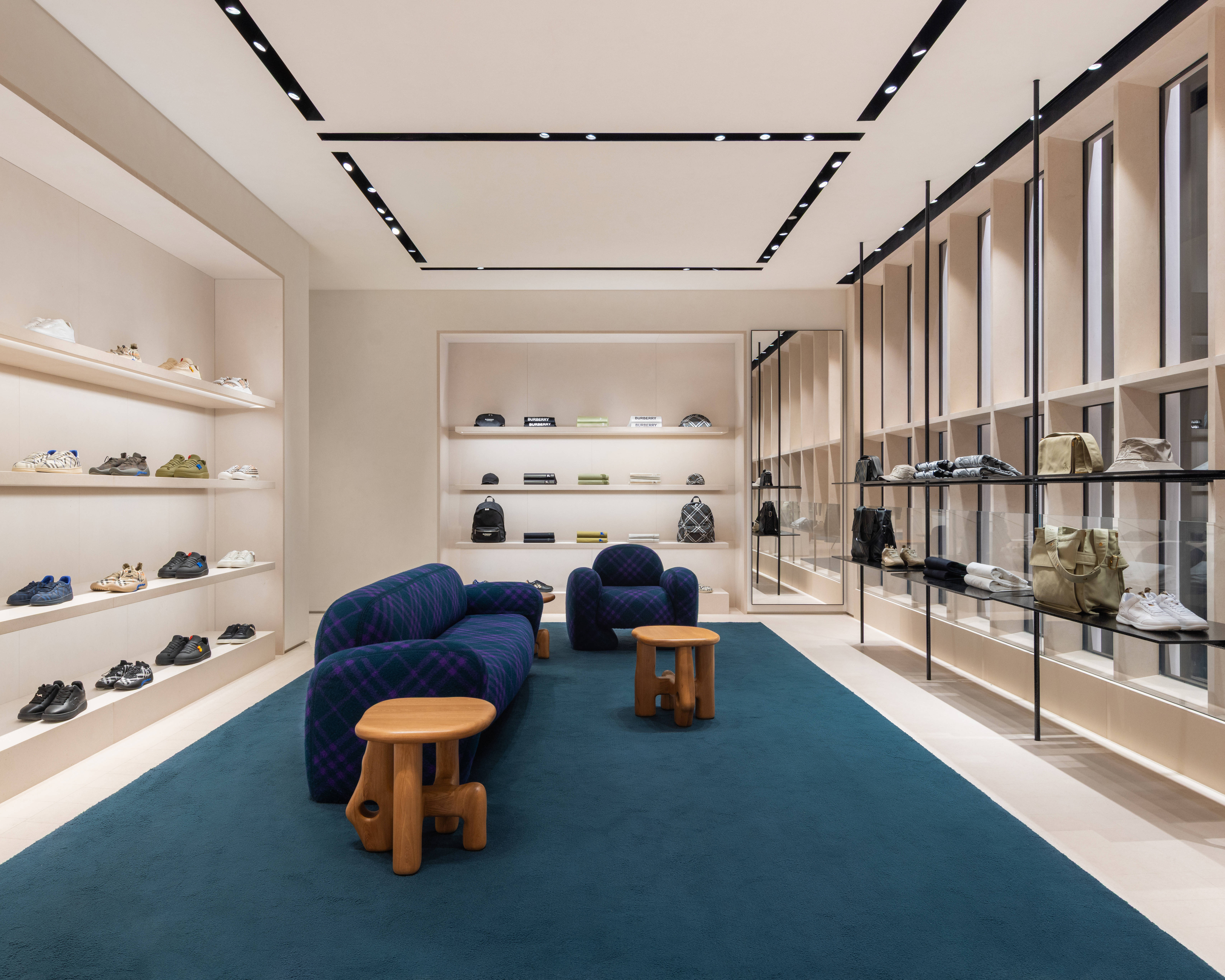 burberry 武汉 skp 精品店与屋顶花园创意展示正式启幕