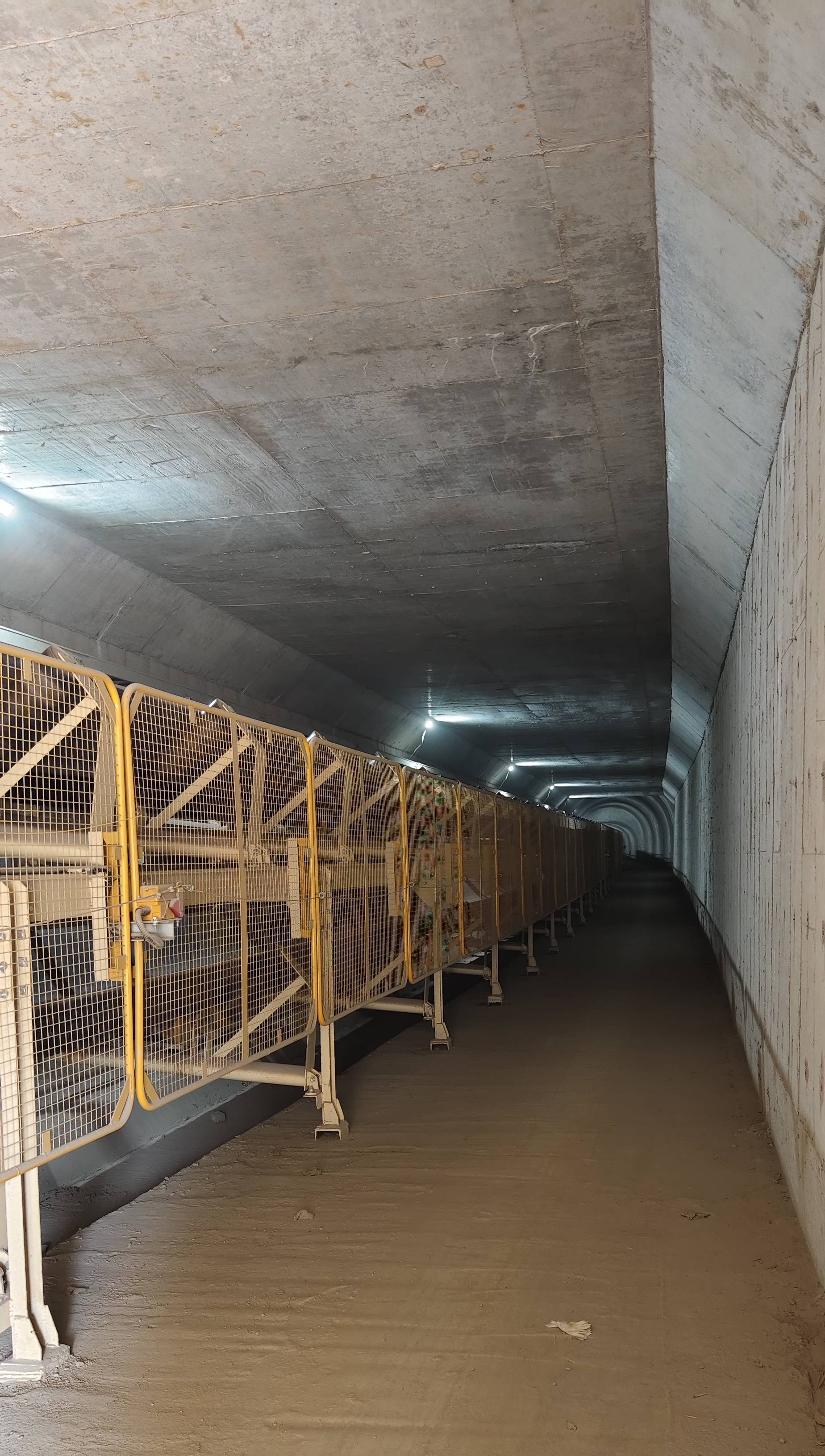 干散物料运输皮带廊道检修自从有了它