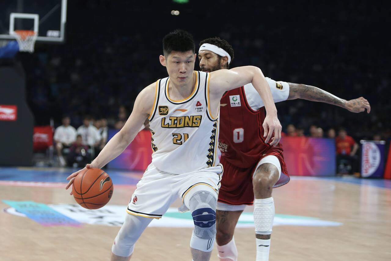 总决赛-布朗44分周琦26+13 广厦客场逆转北京总分2-1（周琦cba总决赛）