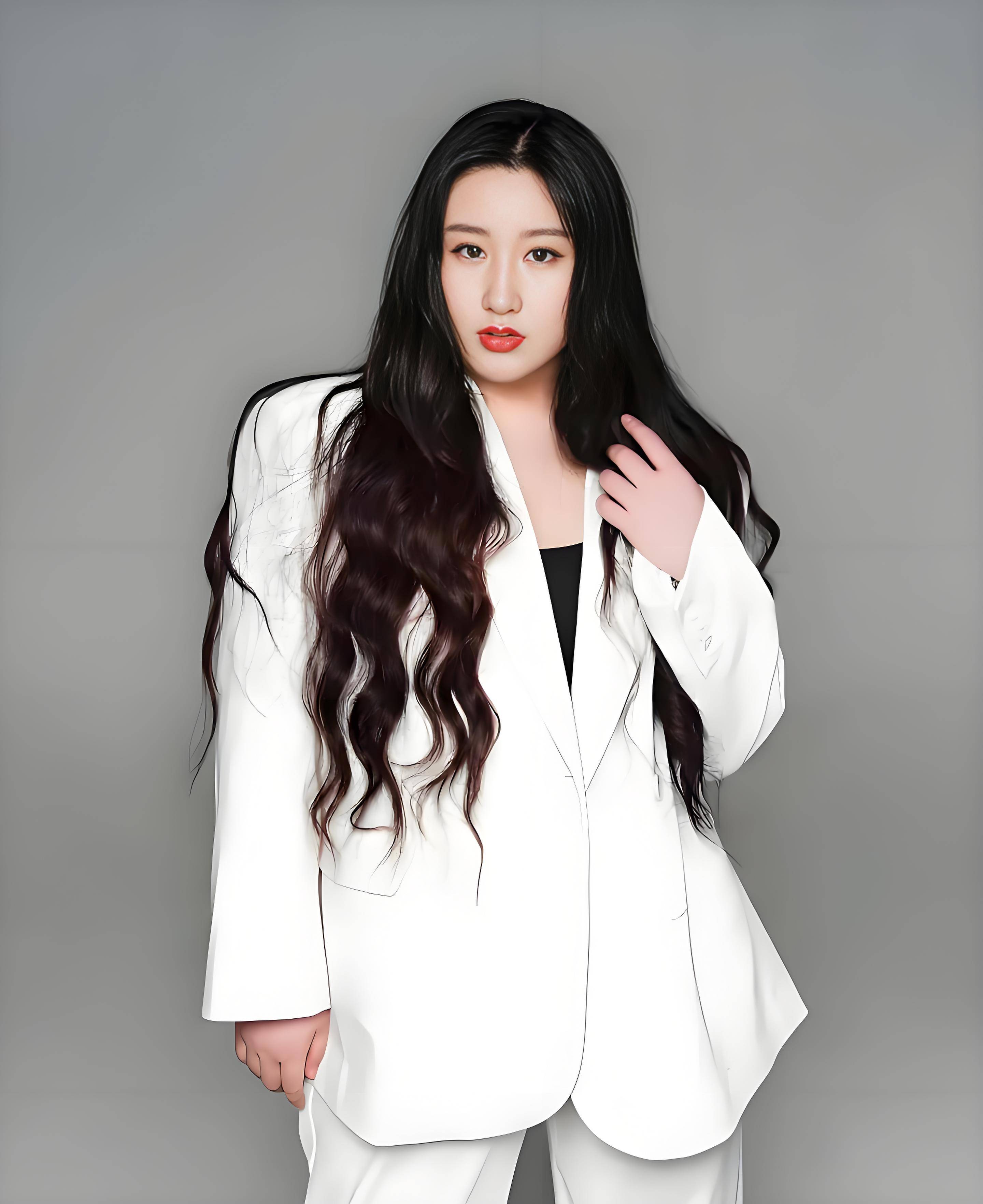 锤娜丽莎被李川油懵,他俩到底咋回事?