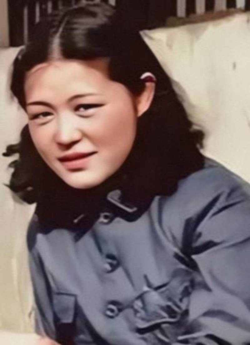 她被称为延安第一美女,曾在延安引起争议,多次请求入党被拒绝