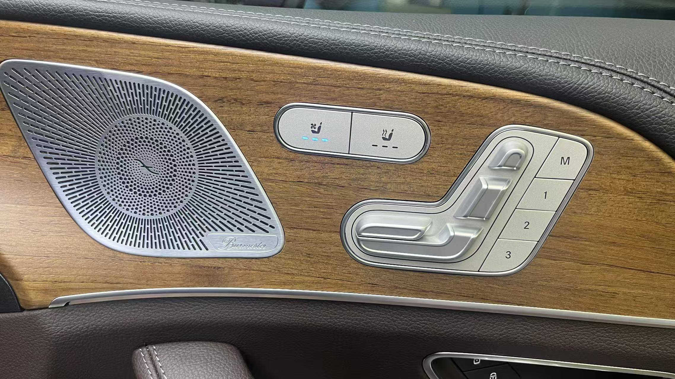 24-25款奔驰gls450改装前排通风座椅