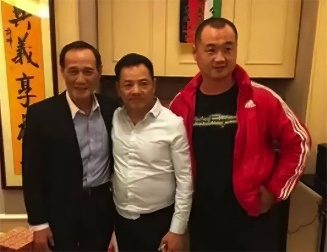 尹国驹_生活_黑帮