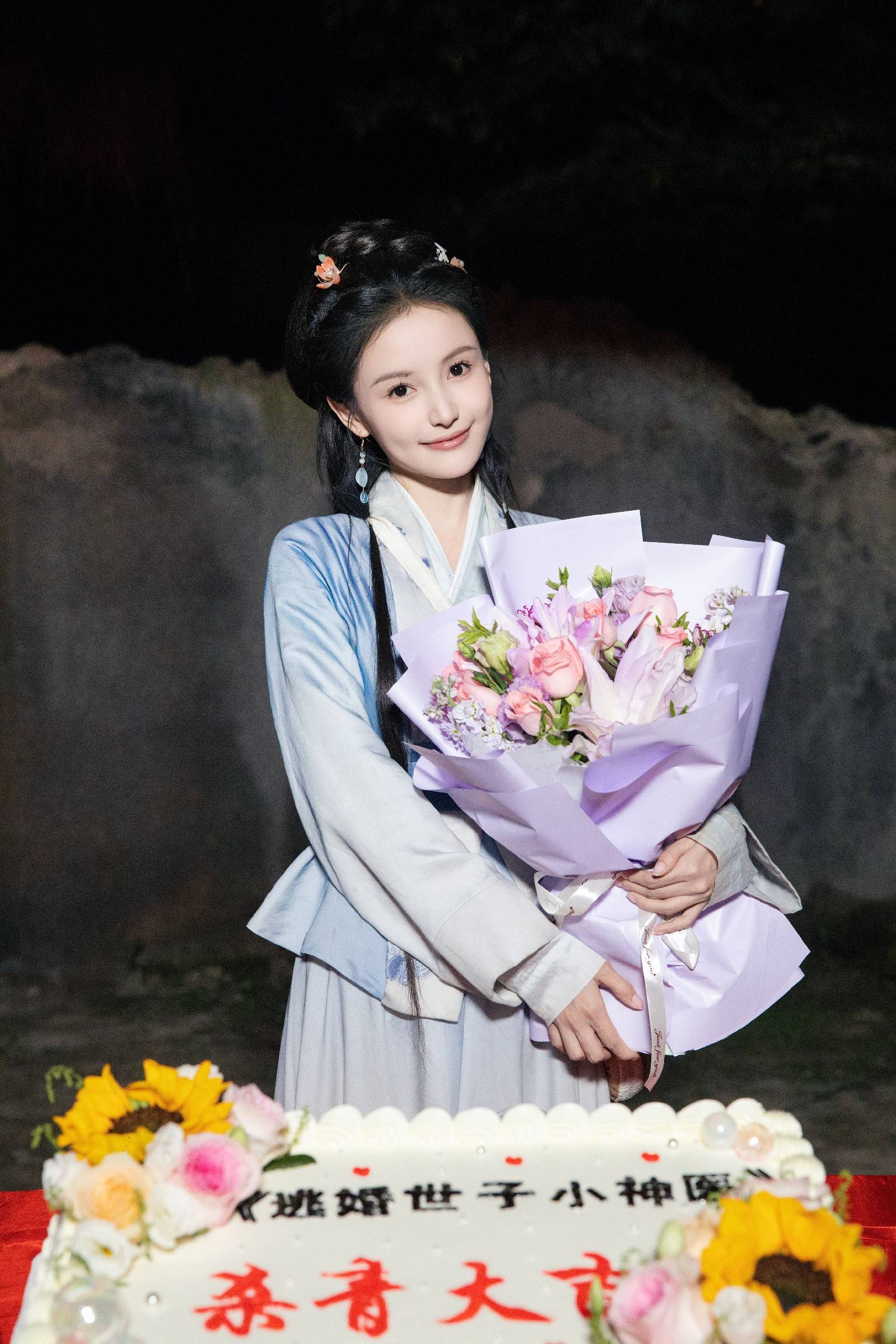 林小宅戴景耀主演古装网剧《逃婚世子小神医》杀青