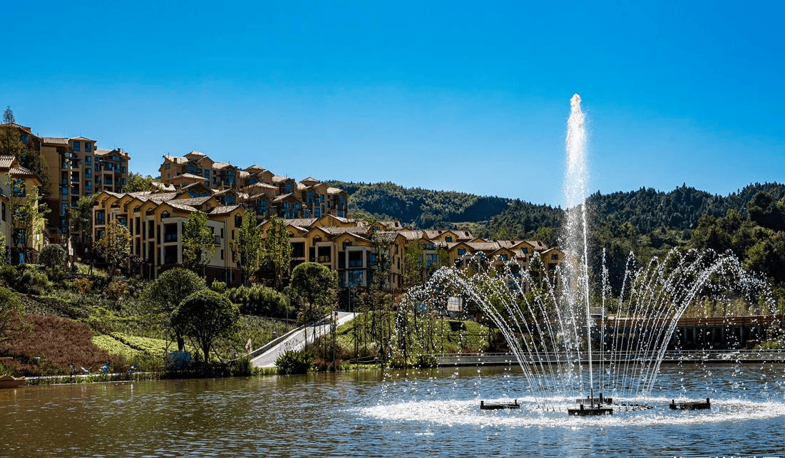 江津东胜凤凰山避暑房,云岭翠湖避暑房康养度假区,出门就是场镇