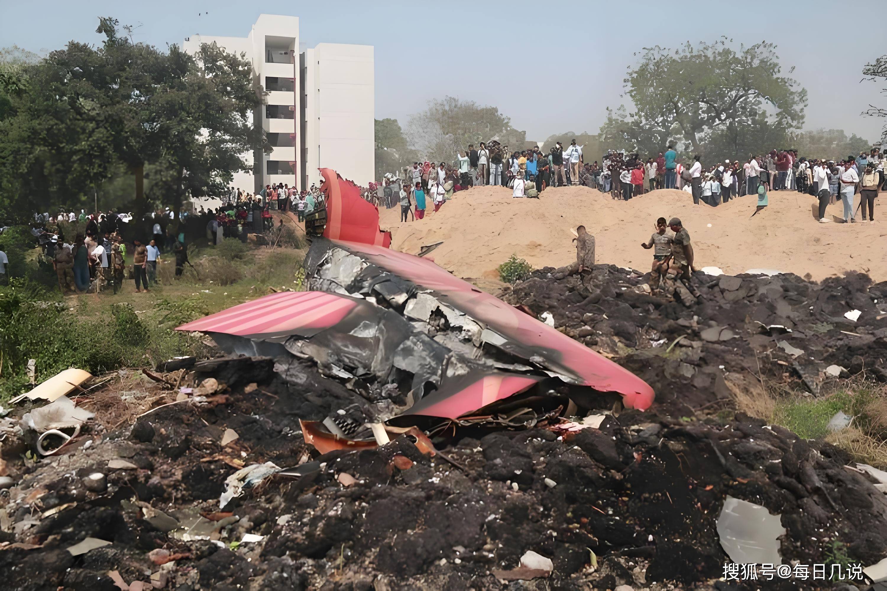 72 秒生死时速:波音 787 首起空难背后的致命真相