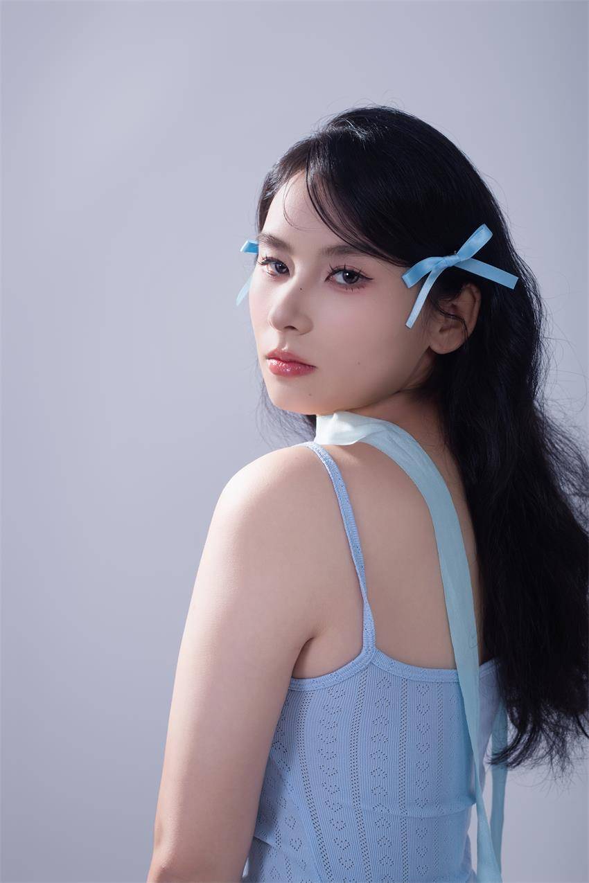 黄支凤：柔美魅力，绽放光彩