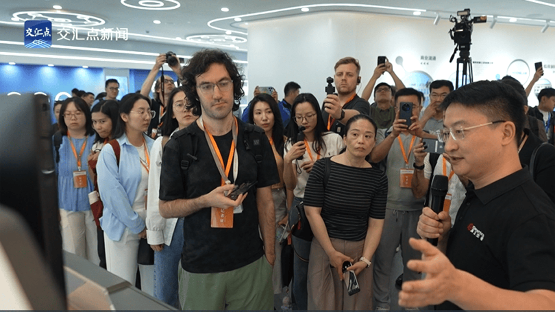 中外媒体聚焦新葡的京生物,感受中国基因科技力量 中外媒体聚焦新葡的京生物,感受中国基因科技力量