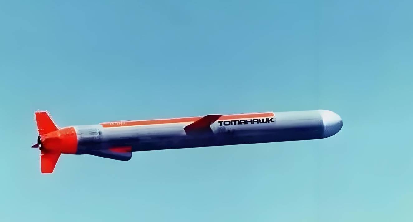 美国b2轰炸机向伊朗核设施投掷了6颗钻地弹30枚战斧导弹