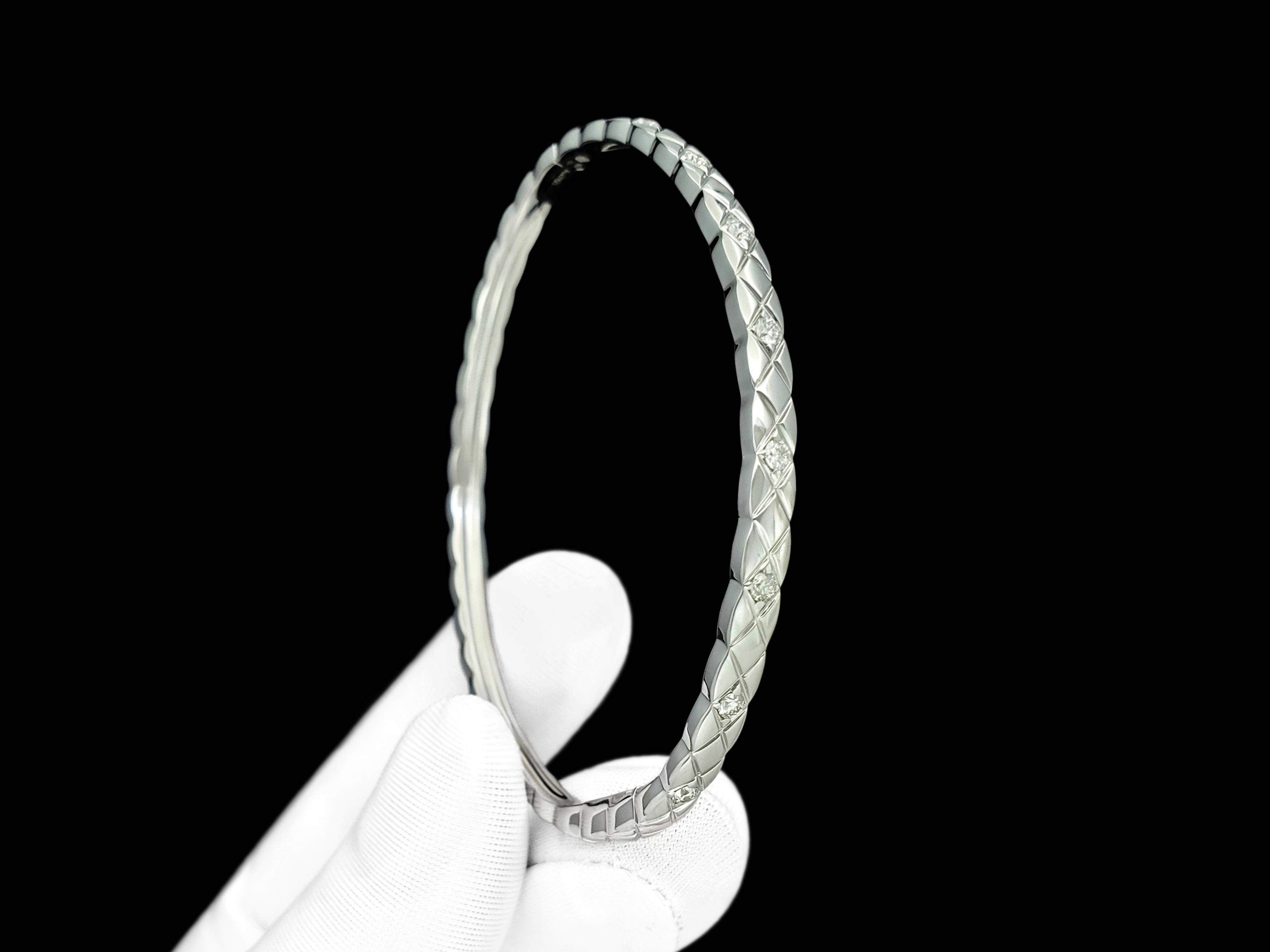 香奈儿窄版coco手镯丨菱格轻舞 钻石低语 柔情绕腕间 风格永留存